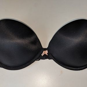 Women's strapless bra